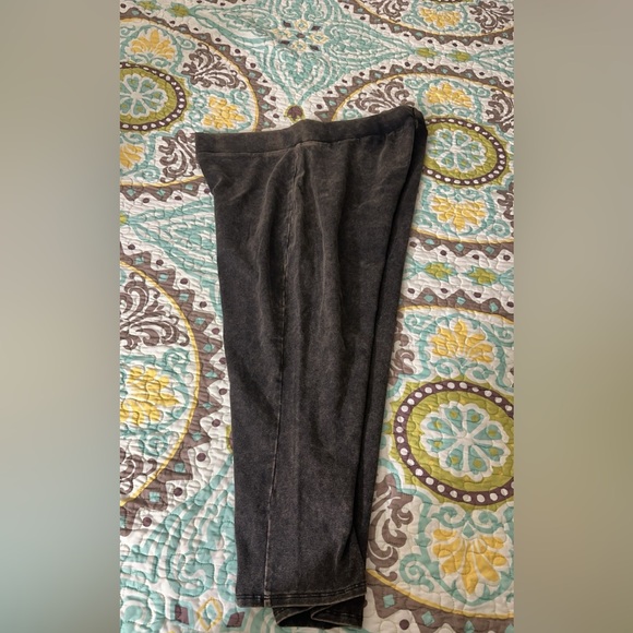 Torrid capri leggings - Picture 4 of 4